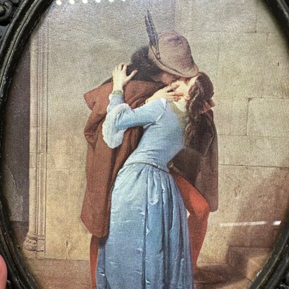 Vintage Wall Hanging Mid Century Italian Romantic Couple Print Ornate Frame - Picture 5 of 7